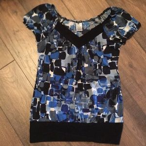 Maurice’s dress top.